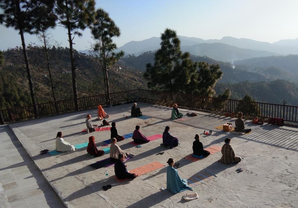 Villa Kasar Rainbow Yoga Retreat Almora Exterior foto